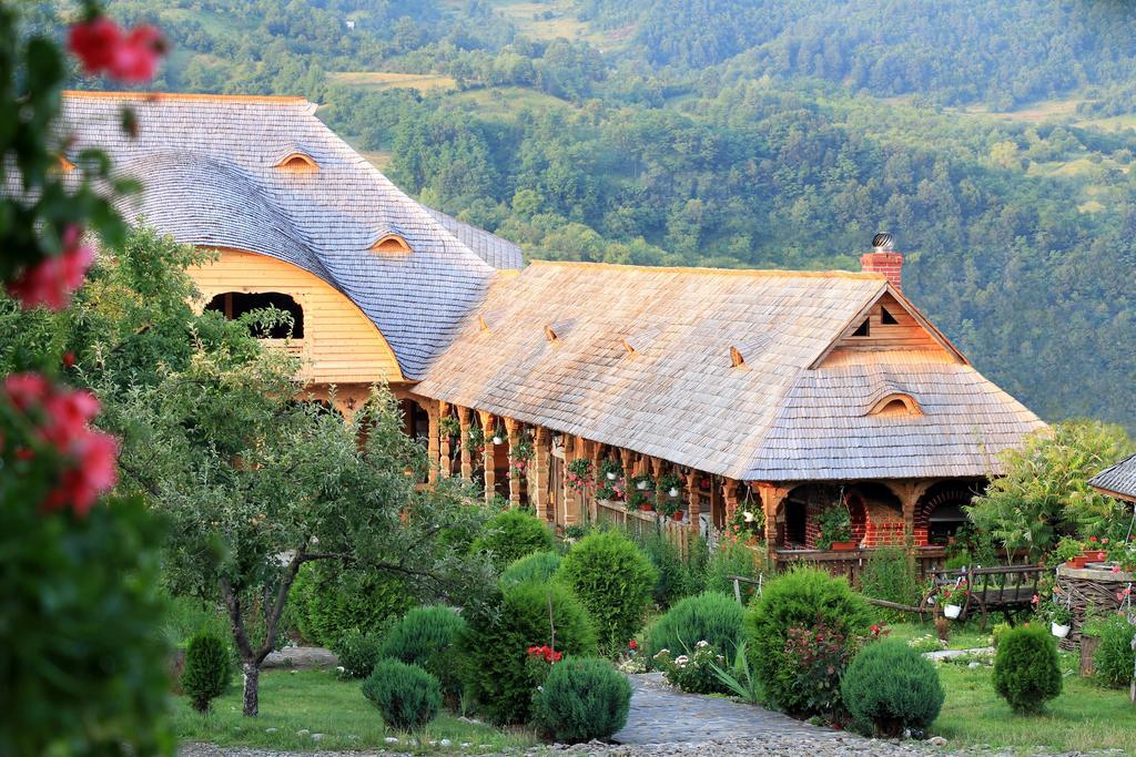 Pensiunea Sub Cetate La Matei Oncesti (Maramures) Bagian luar foto