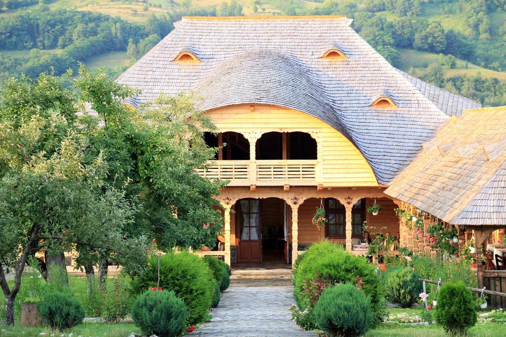 Pensiunea Sub Cetate La Matei Oncesti (Maramures) Bagian luar foto